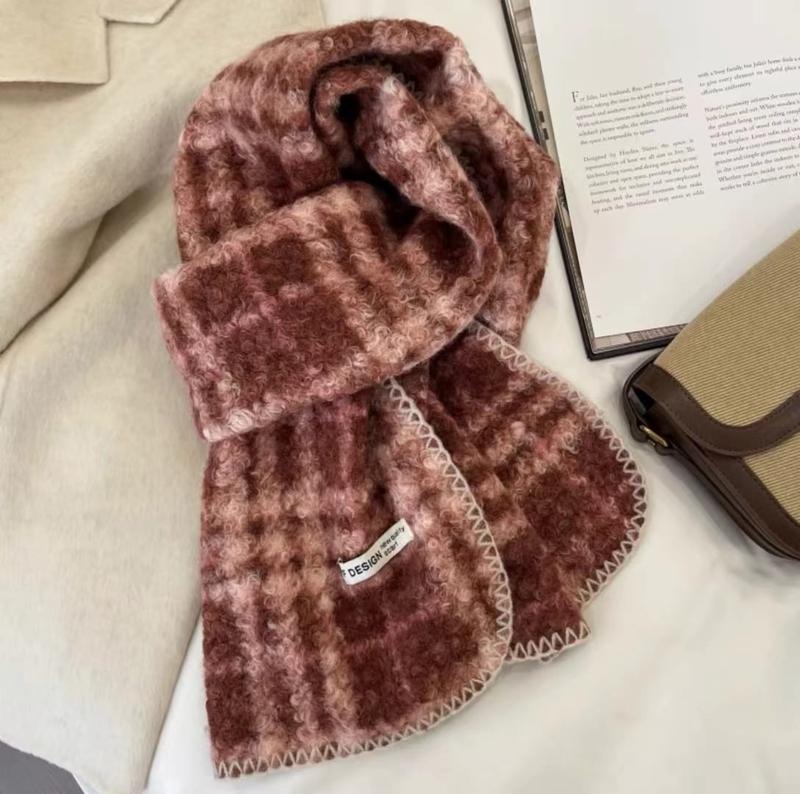 Rozige en bordeauxrode geruite mohair sjaal met crème deken stiksel