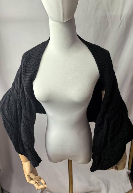 Zwarte grofgebreide bolero cardigan met brede mouwen