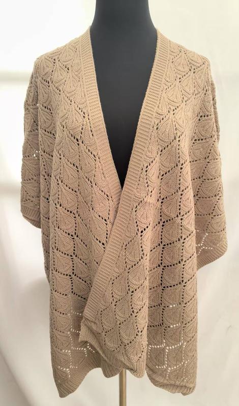 Beige oversized gebreid vest met vierkant bladkantpatroon