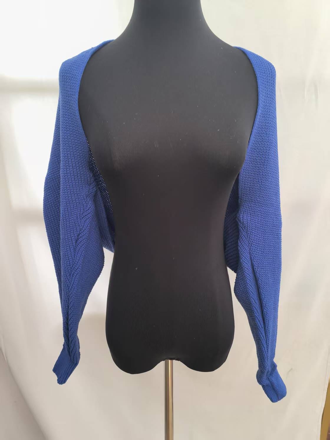Kobaltblauwe grove gebreide open cropped cardigan shrug met lange mouwen