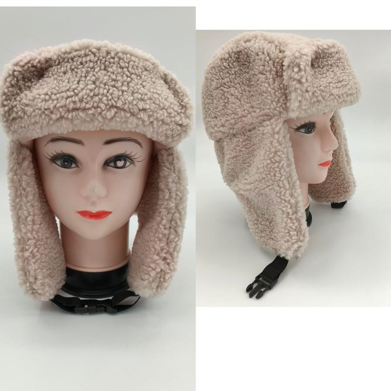 Crème sherpa fleece trapper hat met opklapbare oorflappen en verstelbare kinband
