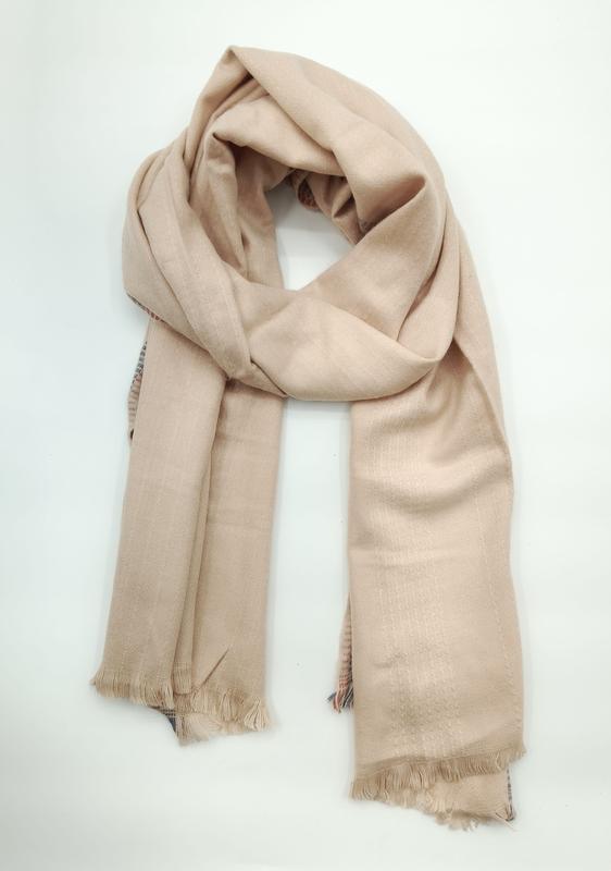Zachte beige kameel geweven sjaal met franje