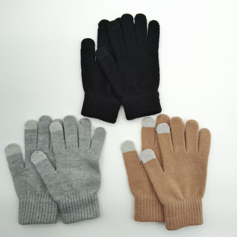 Drie paar gebreide touchscreen winterhandschoenen in zwart