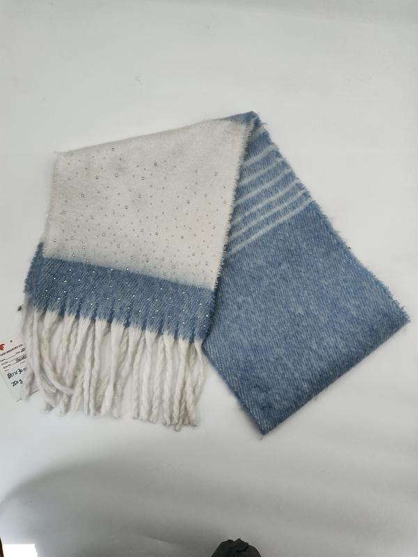 Gevouwen blauw-witte ombré sjaal met strass-steentjes
