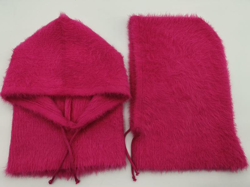 ""Heldere roze pluizige nepbont sjaal met capuchon en nekwarmer set""