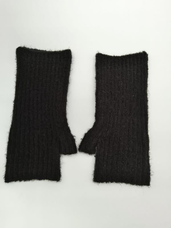 `Zwarte ribgebreide vingerloze handschoenen van zachte mohair mix