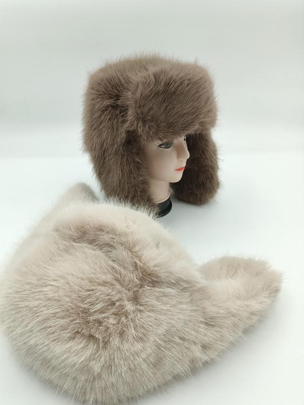 `Taupe nepbont ushanka trappermuts met bijpassende sjaal