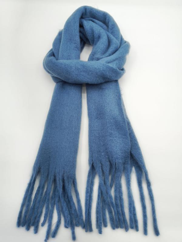 `Staalblauwe zachte wintersjaal met franjes
