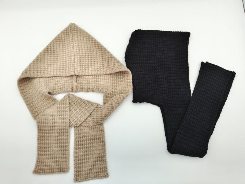 `Beige en zwarte waffle knit capuchon-sjaalset