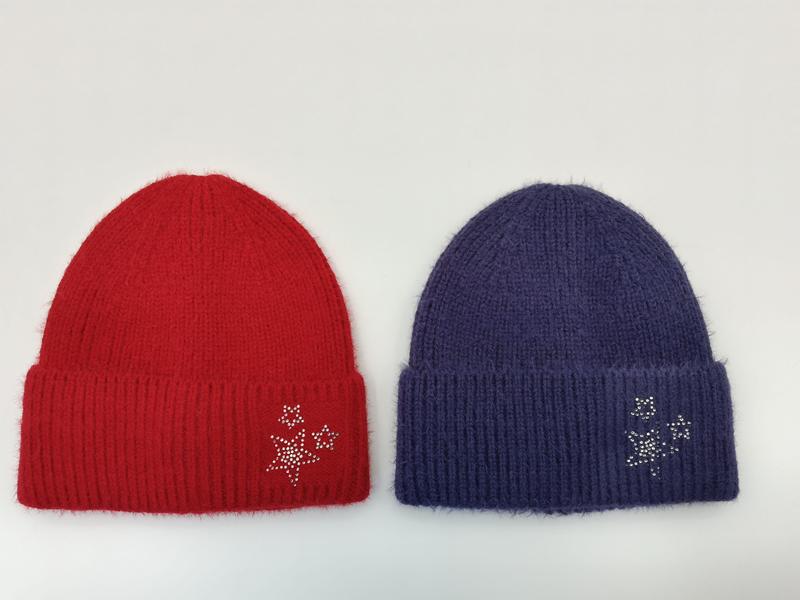 Rode en paarse ribbelmuts met zilveren strass dubbelster op de manchet.