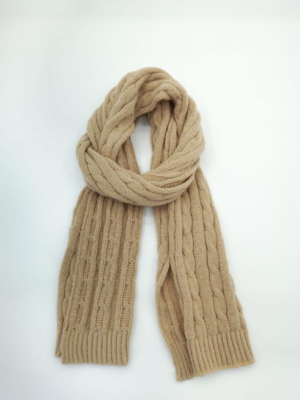 Camel beige gebreide sjaal met kabelpatroon en geribbelde uiteinden