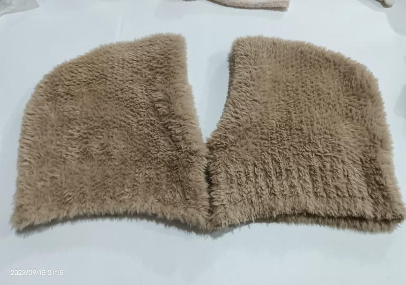 Beige faux fur kraag wrap met V-hals
