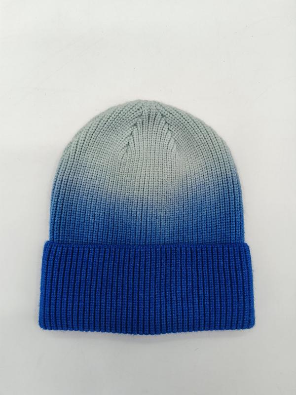Geribbelde gebreide beanie muts met blauwe en grijze ombre dip-dye kleurverloop