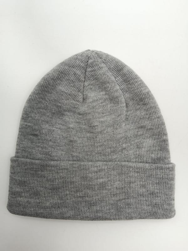 Grijze geribbelde gebreide beanie muts met omgeslagen rand