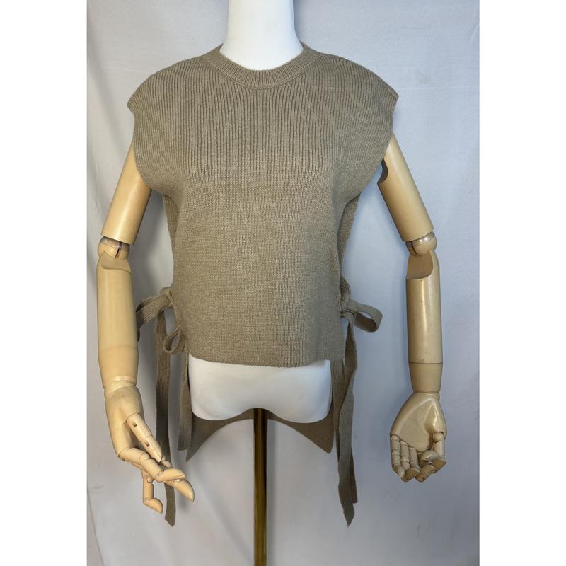 Beige geribde mouwloze gebreide top met strikdetail aan de zijkant
