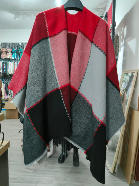 Geweven poncho cape met rood